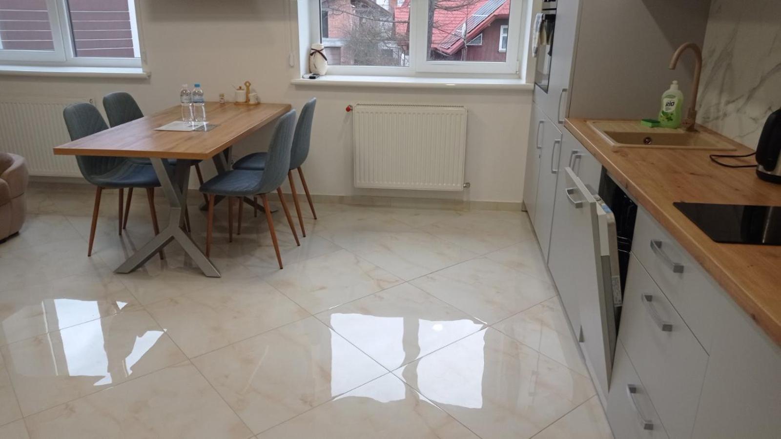 Apartplus Truskavets - Затишні Апартаменти Esterno foto